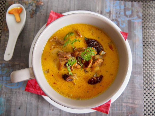 Frozen chanterelle soup: recipes with photos