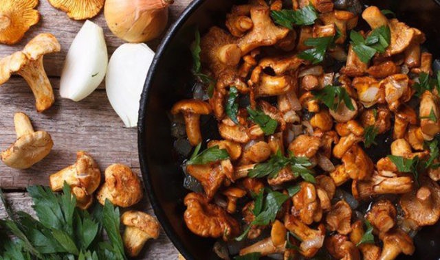 Frozen chanterelles: how to cook, what can be done