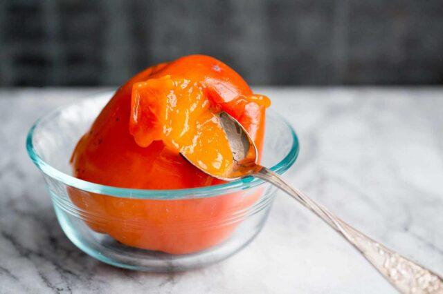 Frozen persimmon: benefits and harms to the body, loses its properties or not