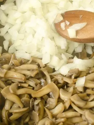 Frying champignons: recipes for mushroom dishes