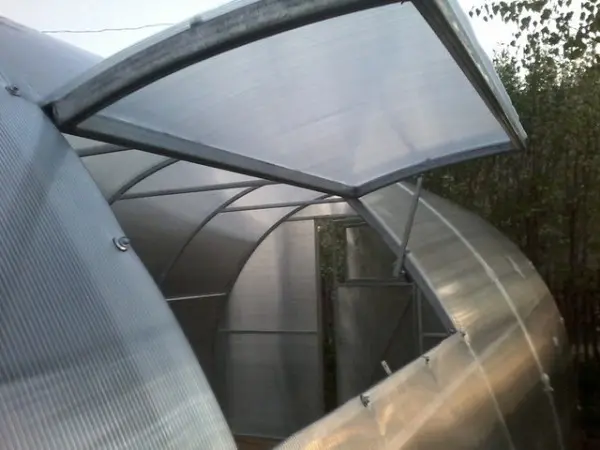 Galvanized profile pipe for greenhouses: construction