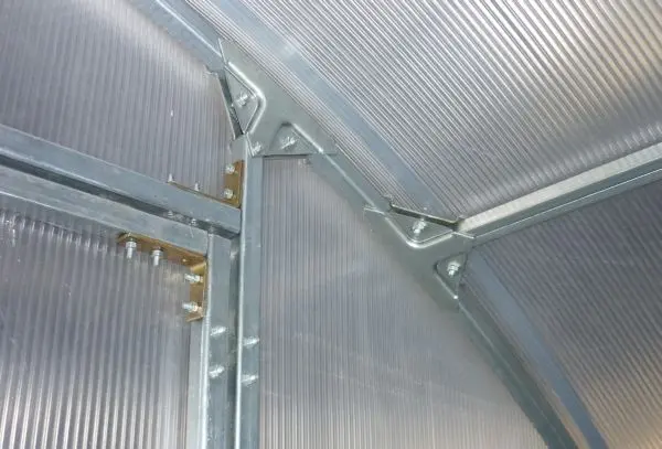 Galvanized profile pipe for greenhouses: construction