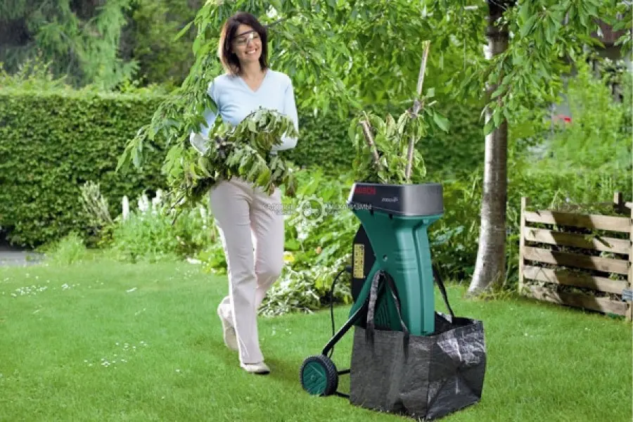 Garden shredder for grass and branches: how to choose