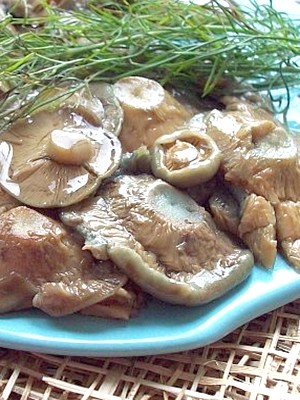 Garlic mushrooms: recipes for winter preparations