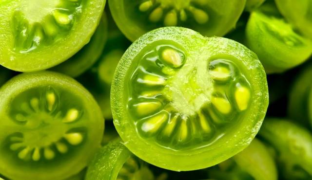 Georgian stuffed green tomatoes for the winter