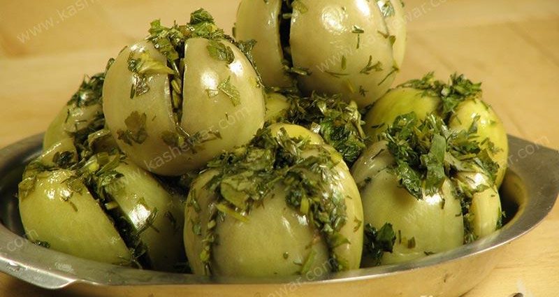 Georgian stuffed green tomatoes for the winter