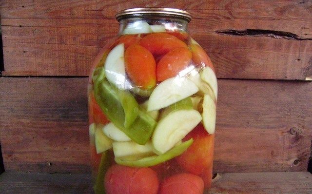 German style tomatoes with apples