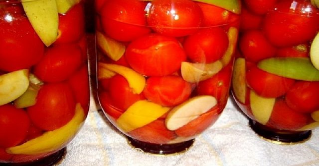 German style tomatoes with apples