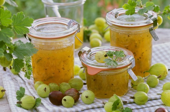 Gooseberry confiture: the best recipes for winter preparations