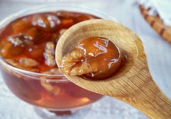 Gooseberry jam: royal delicacy with orange and royal recipes with lemon, nuts for the winter