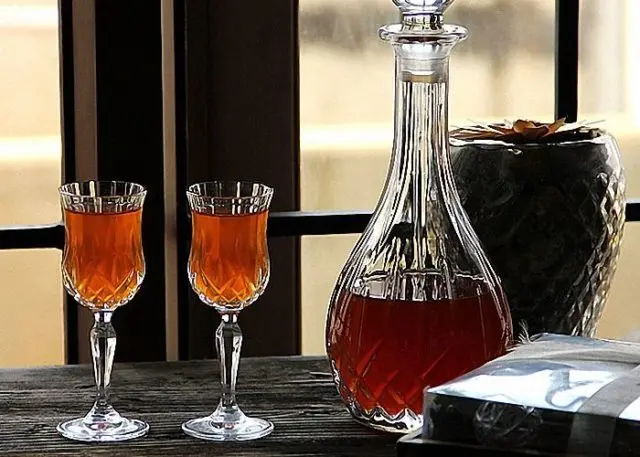 Gooseberry liqueur at home: 5 recipes