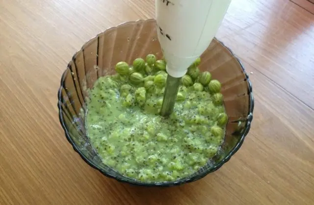 Gooseberry mash for moonshine