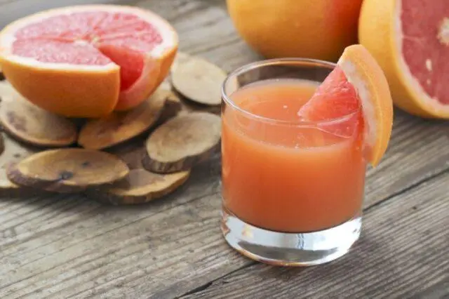 Grapefruit juice: benefits and harms, how to do it at home, how to drink, what it goes with