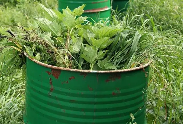 Grass and weed fertilizer