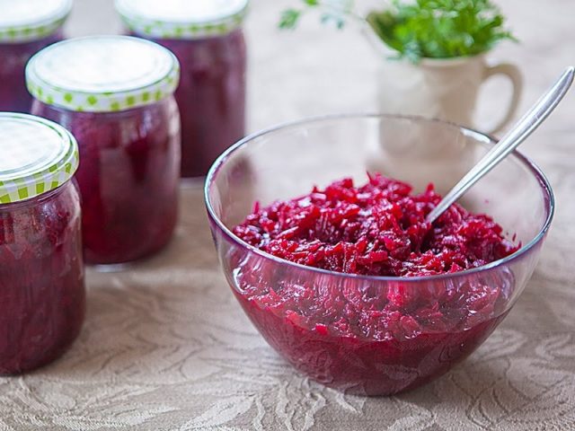 Grated pickled beets for the winter