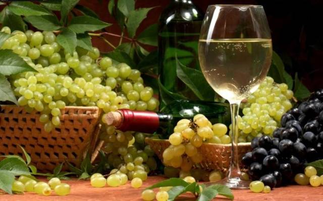 Green grape homemade wine recipes