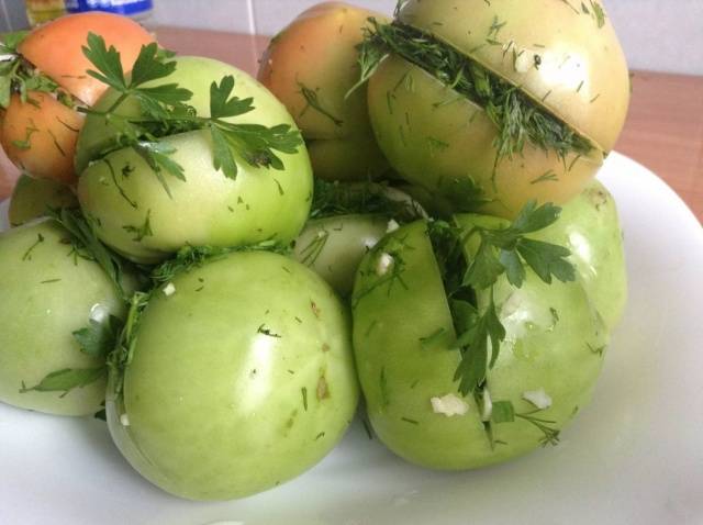 Green tomatoes for the winter in Armenian