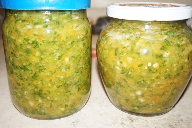 Green tomatoes for the winter in Armenian