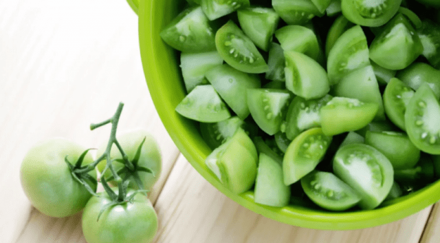 Green tomatoes for the winter slices &#8220;Lick your fingers&#8221;