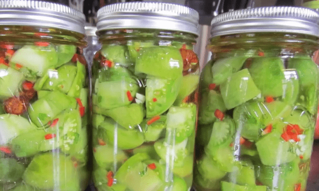 Green tomatoes for the winter slices &#8220;Lick your fingers&#8221;