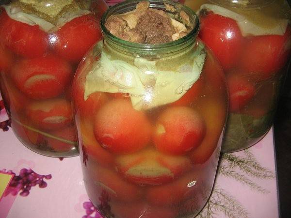 Green tomatoes with mustard for the winter