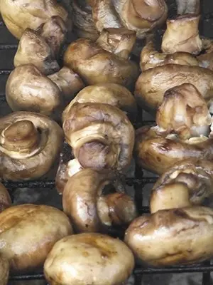 Grilled champignons