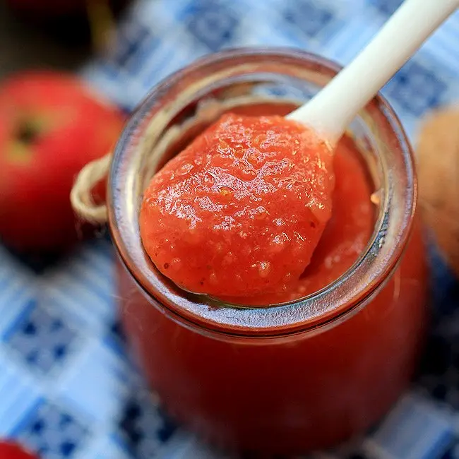 Hawthorn jam: the best recipes for a sweet treat with and without seeds