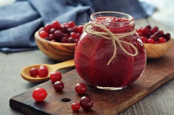 Hawthorn jam with pits: 17 recipes for the winter