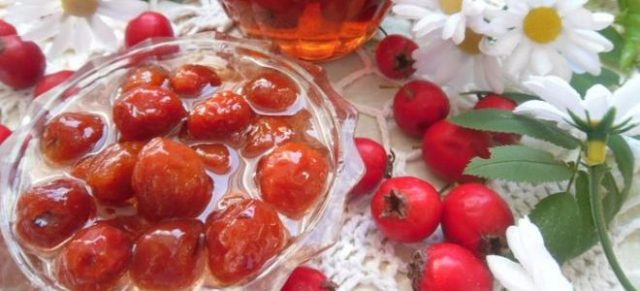 Hawthorn jam with pits: 17 recipes for the winter