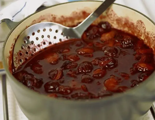 Hawthorn jam with pits: 17 recipes for the winter