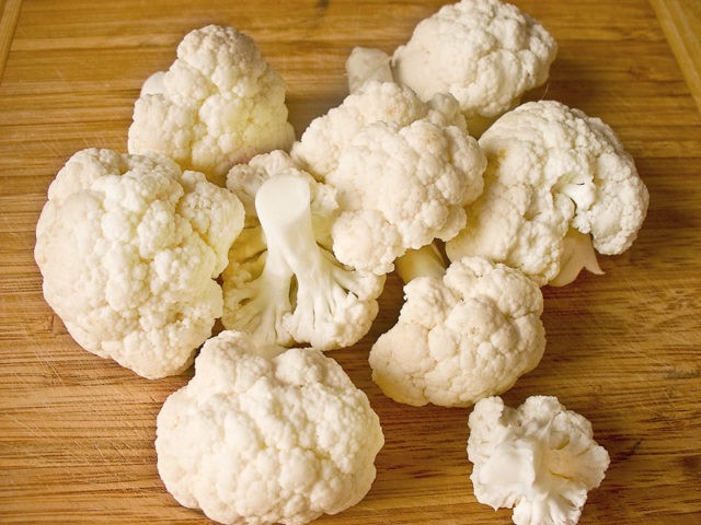 Health benefits and harms of cauliflower, chemical composition