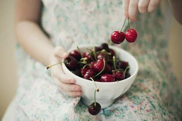 Health benefits and harms of cherries