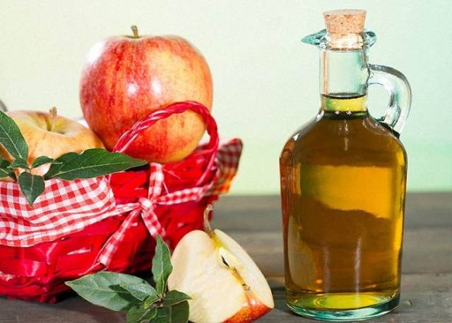 Homemade apple juice wine: recipe