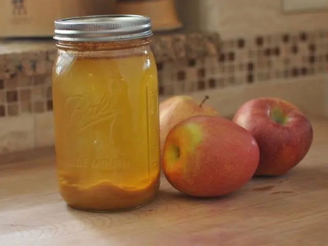 Homemade apple wine: a simple recipe