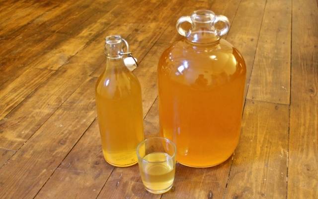 Homemade apple wine: a simple recipe