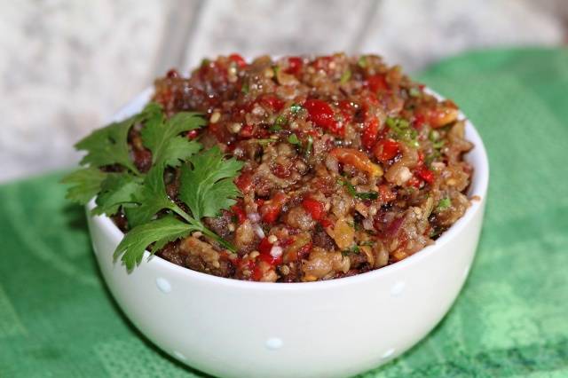 Homemade eggplant caviar for the winter 