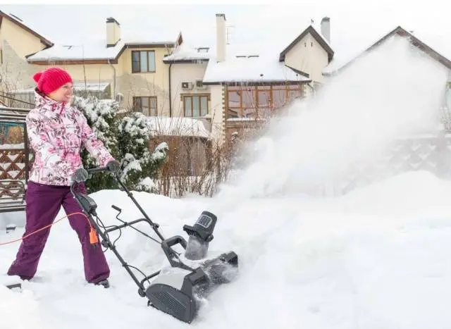 Homemade electric snow blower + blueprints, video