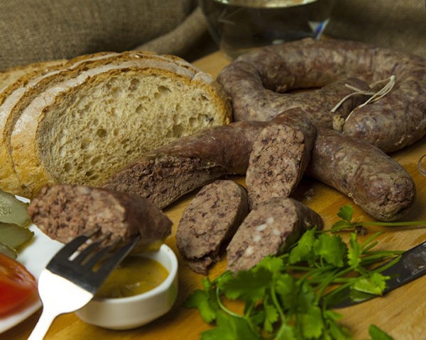 Homemade liver sausage: cooking recipes according to GOST USSR, in the oven, in a pan