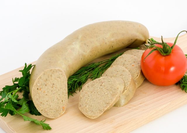 Homemade liver sausage: cooking recipes according to GOST USSR, in the oven, in a pan