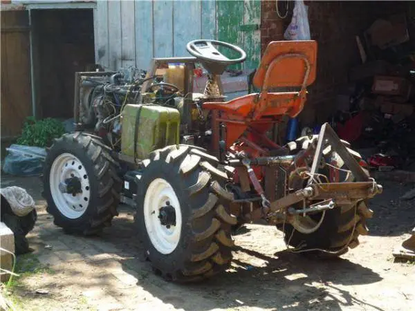 Homemade mini tractor fracture