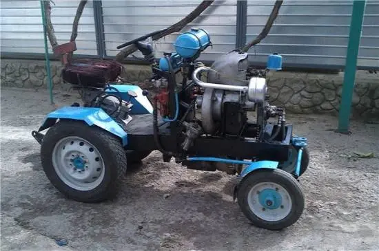 Homemade mini tractors for the household 