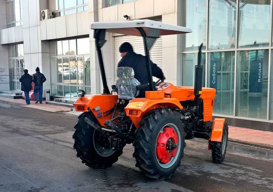 Homemade mini tractors for the household 