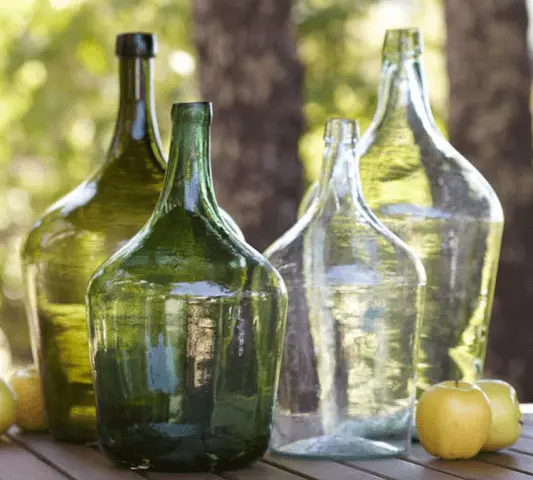 Homemade white wine from grapes: simple recipes