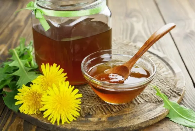 Honey from 400 dandelions: recipes with photos, benefits and harms