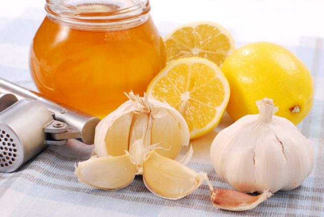 Honey, lemon, garlic: recipes, proportions