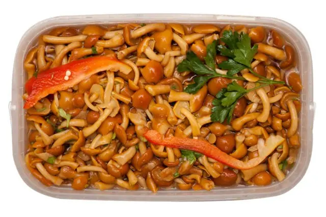 Honey mushrooms in Korean: recipes with photos at home for the winter and for every day