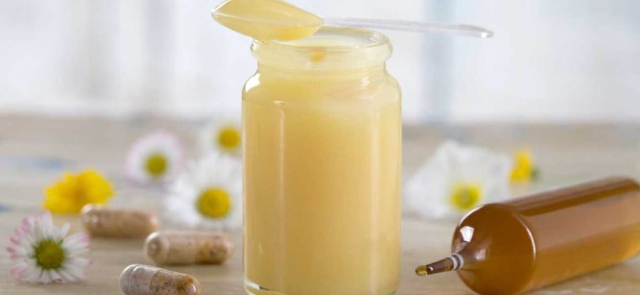 Honey with royal jelly: useful properties