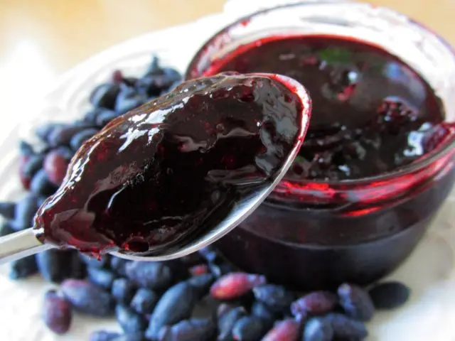 Honeysuckle jelly: recipes for the winter