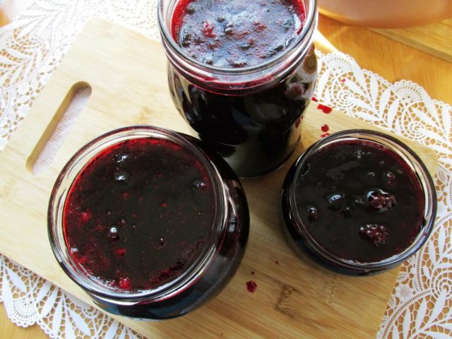 Honeysuckle jelly: recipes for the winter