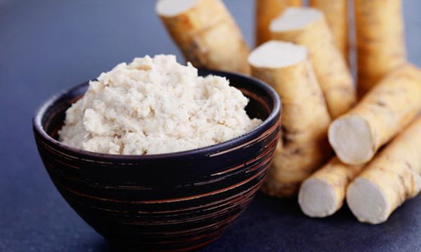 Horseradish for the winter: homemade recipes for hot spices and canned preparations from grated root in jars